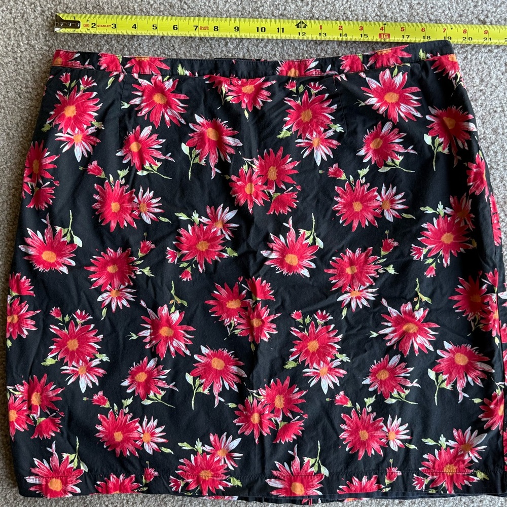Vintage CASUAL CORNER 2X Coral Pink /Red Floral Pencil Mini Skirt Lined EUC